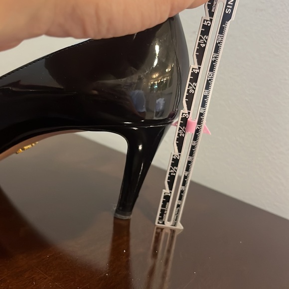 Prada Parent Leather Pumps. - Picture 12 of 12
